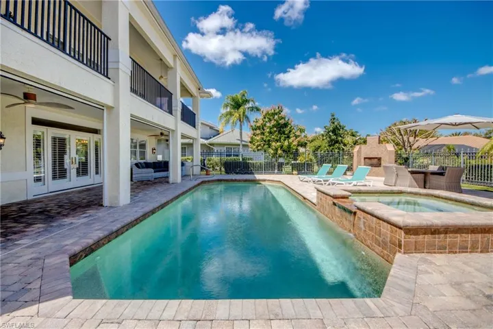 Extra Large Pool & Spa