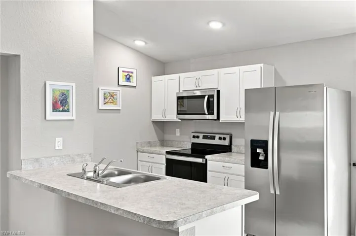 2725 Nw 19th Pl, Cape Coral, Florida 33993