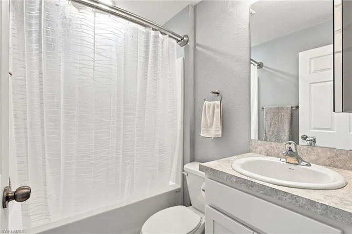 2725 Nw 19th Pl, Cape Coral, Florida 33993