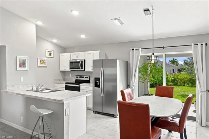 2725 Nw 19th Pl, Cape Coral, Florida 33993