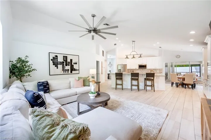 8058 Vera Cruz Way, Naples, Florida 34109