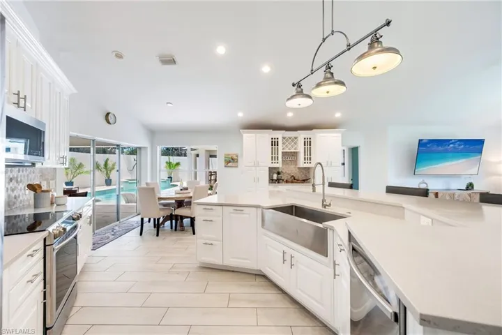 8058 Vera Cruz Way, Naples, Florida 34109