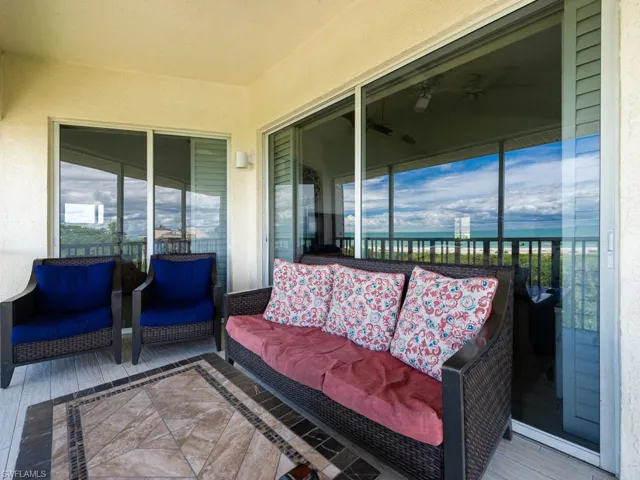 Patio / terrace with outdoor lounge area