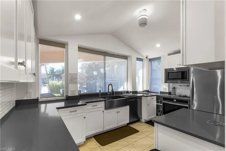 150 Turtle Lake Ct 307, Naples, Florida 34105