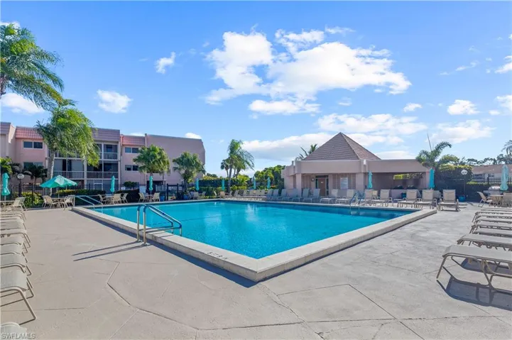 150 Turtle Lake Ct 307, Naples, Florida 34105