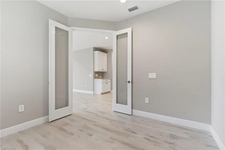 2118  Marquesa  CIR, Naples, FL 34112