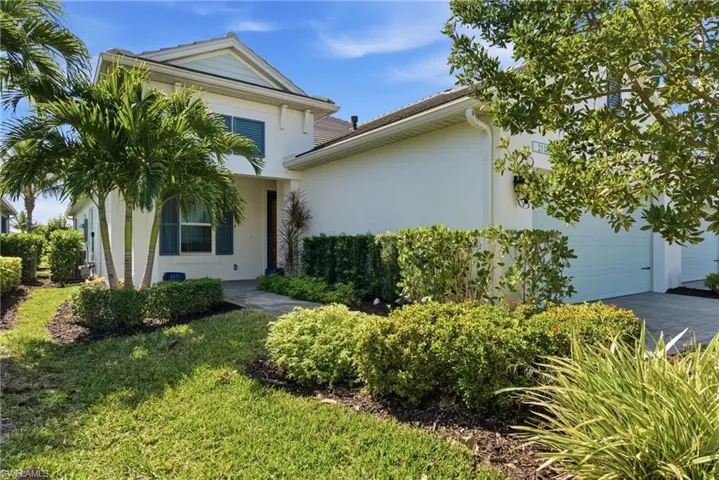 2118  Marquesa  CIR, Naples, FL 34112