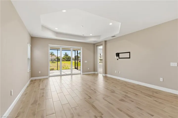 2118  Marquesa  CIR, Naples, FL 34112
