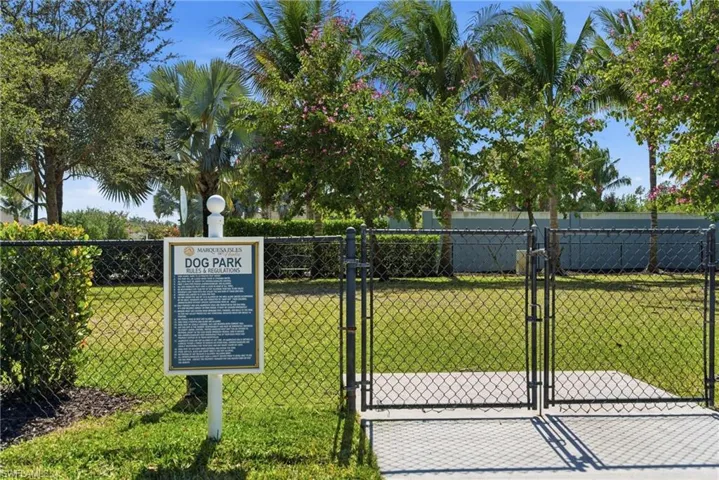 2118  Marquesa  CIR, Naples, FL 34112
