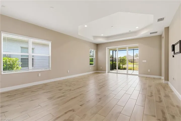 2118  Marquesa  CIR, Naples, FL 34112