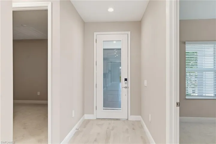 2118  Marquesa  CIR, Naples, FL 34112