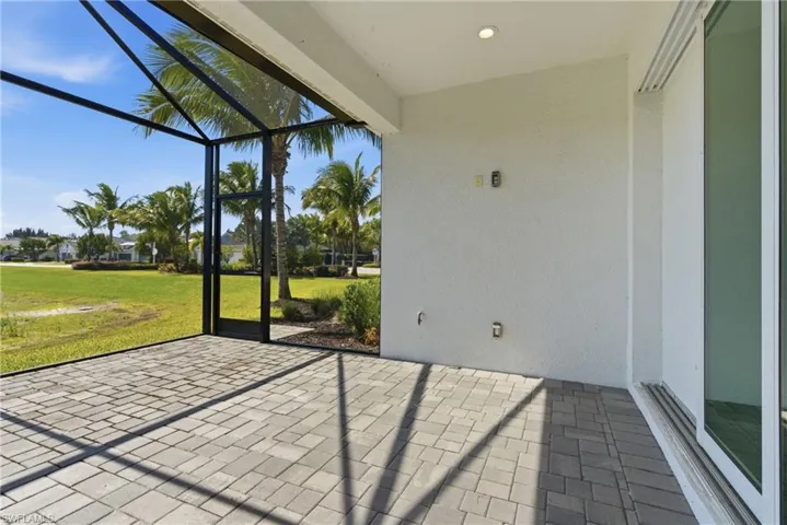 2118  Marquesa  CIR, Naples, FL 34112