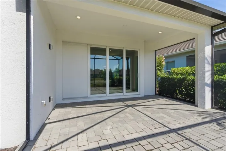 2118  Marquesa  CIR, Naples, FL 34112