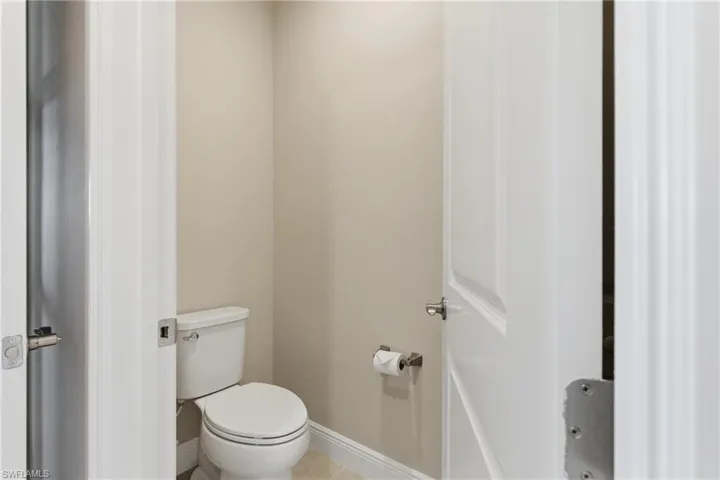 2118  Marquesa  CIR, Naples, FL 34112