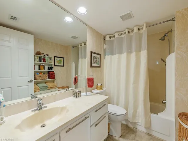 905  Augusta  BLVD, Naples, FL 34113