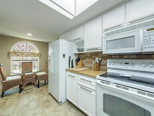 905  Augusta  BLVD, Naples, FL 34113
