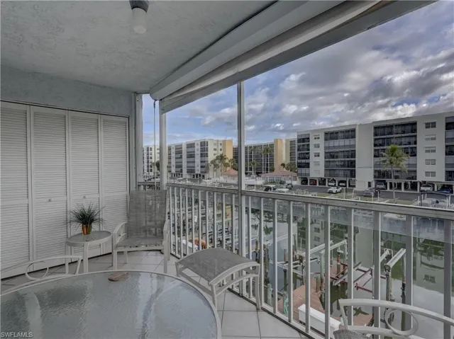 4511 Bay Beach Ln 211, Fort Myers Beach, Florida 33931