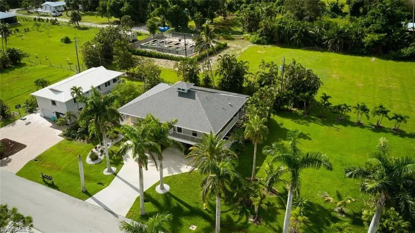 Birds eye view of property
