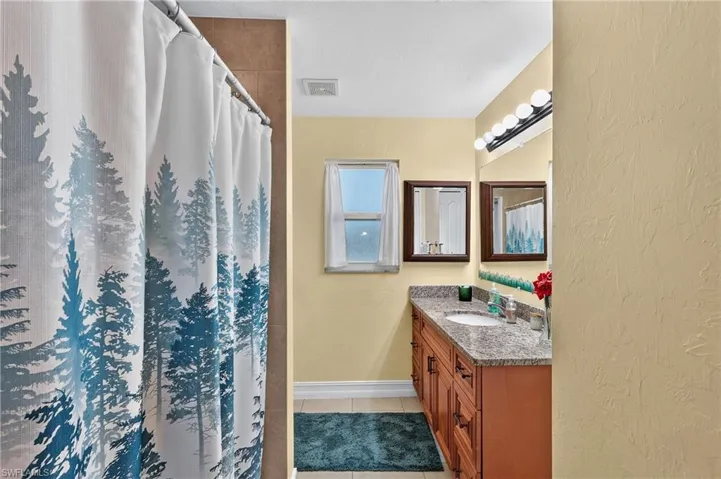 Guest Bath for guest bedrooms