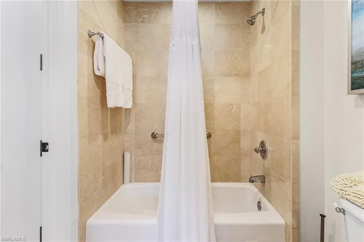 221  9th S ST, Naples, FL 34102