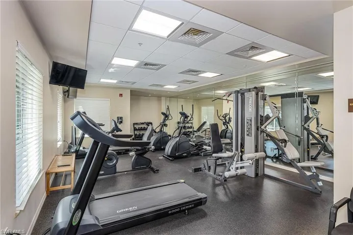 221  9th S ST, Naples, FL 34102
