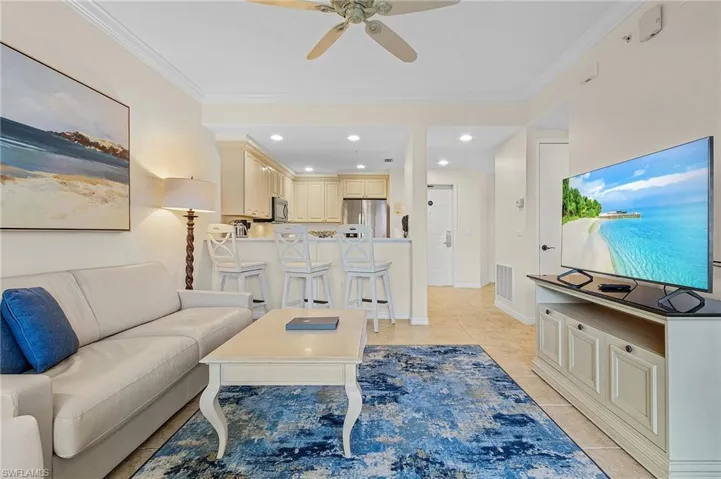 221  9th S ST, Naples, FL 34102