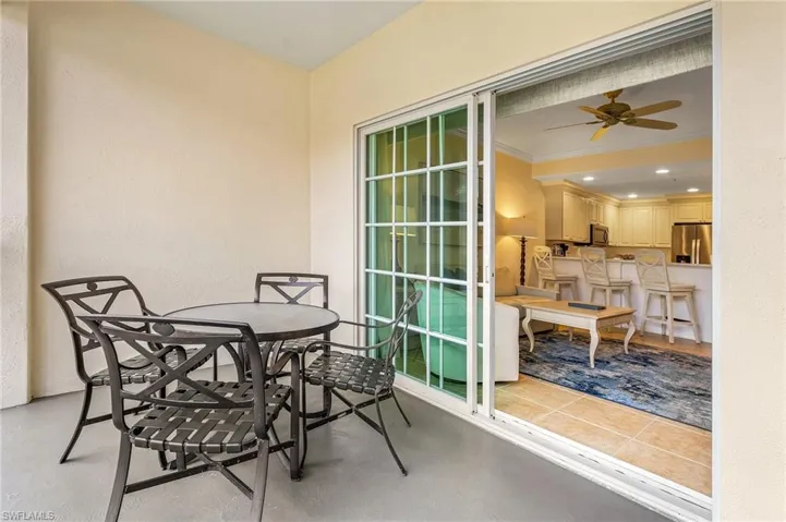 221  9th S ST, Naples, FL 34102