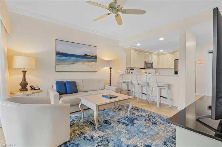 221  9th S ST, Naples, FL 34102