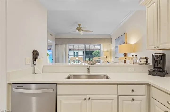 221  9th S ST, Naples, FL 34102