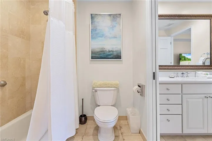 221  9th S ST, Naples, FL 34102
