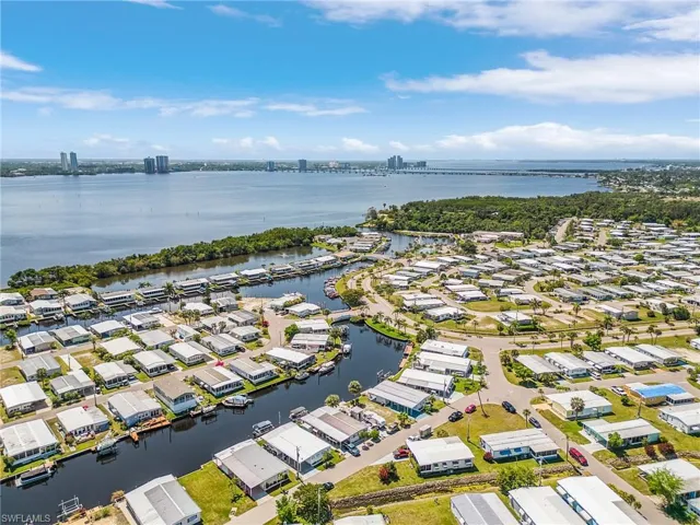 Waterfront Community witih Gulf Access