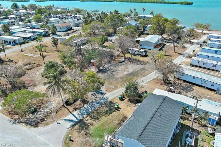1160  Rewis  DR, Chokoloskee, FL 34138