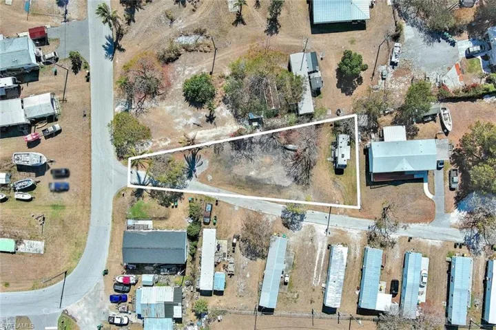 1160  Rewis  DR, Chokoloskee, FL 34138