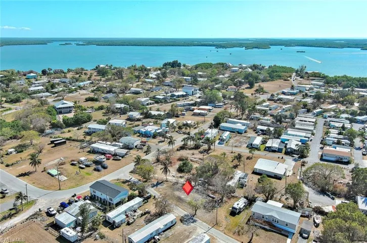 1160  Rewis  DR, Chokoloskee, FL 34138