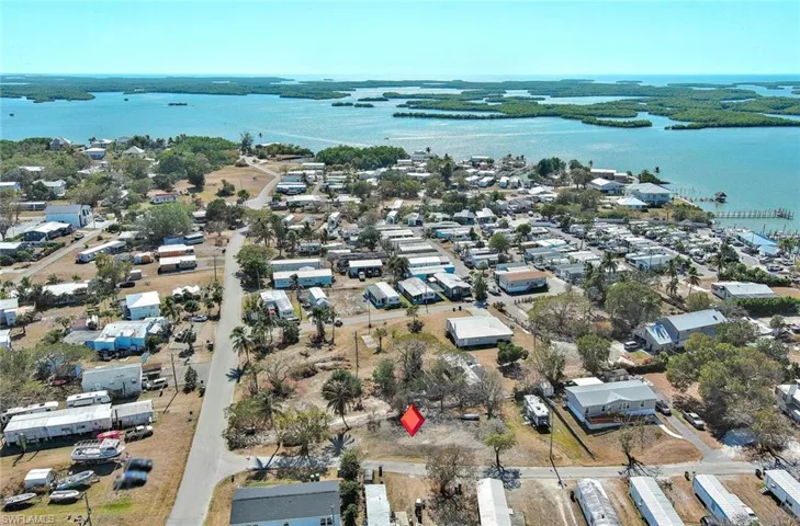 1160  Rewis  DR, Chokoloskee, FL 34138