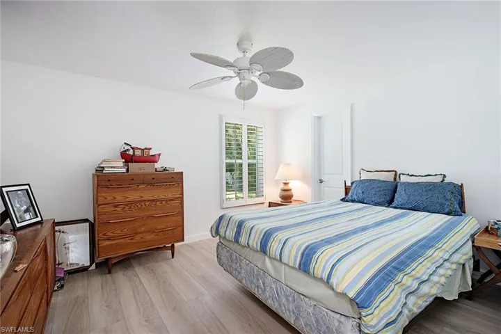 559 Neapolitan Way, Naples Fl 34103