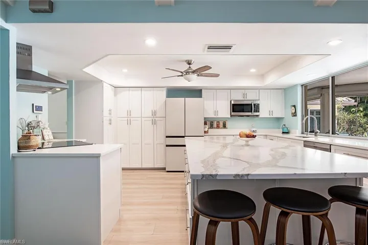 559 Neapolitan Way, Naples Fl 34103