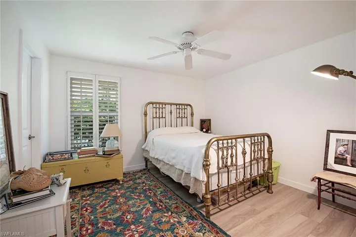 559 Neapolitan Way, Naples Fl 34103