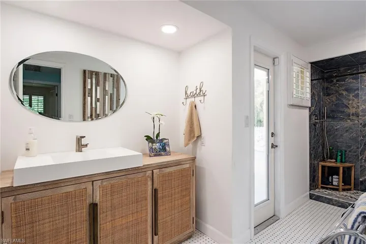 559 Neapolitan Way, Naples Fl 34103