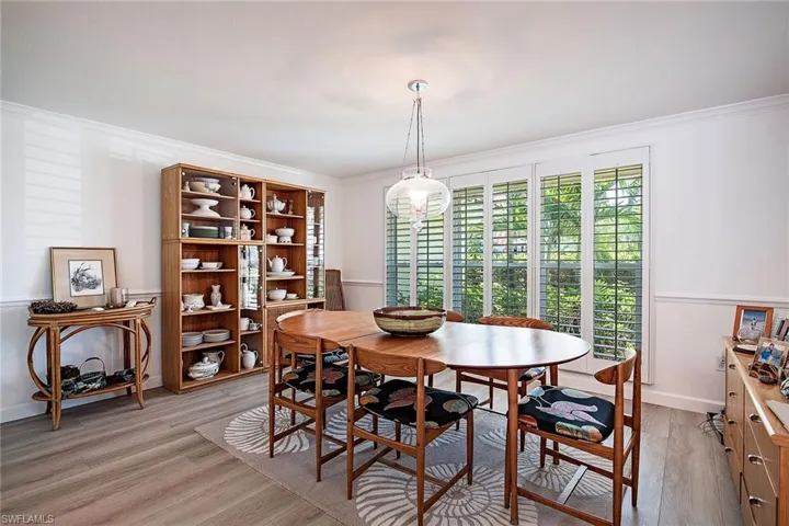559 Neapolitan Way, Naples Fl 34103