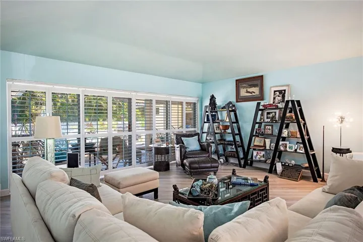 559 Neapolitan Way, Naples Fl 34103