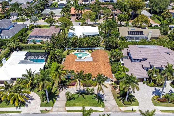 559 Neapolitan Way, Naples Fl 34103