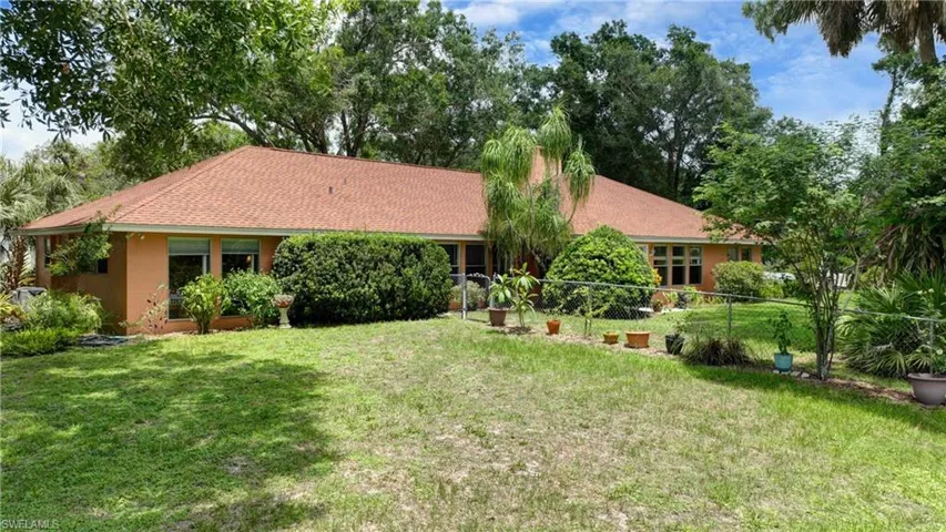 318 Fifth Ave, Lehigh Acres, Florida 33936