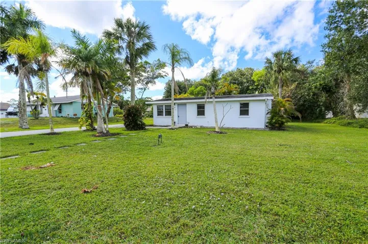 159  5th  ST, Naples, FL 34113