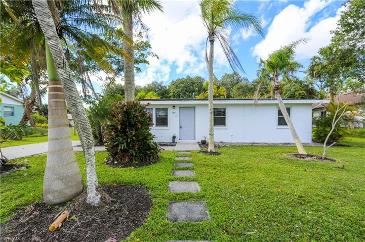 159  5th  ST, Naples, FL 34113