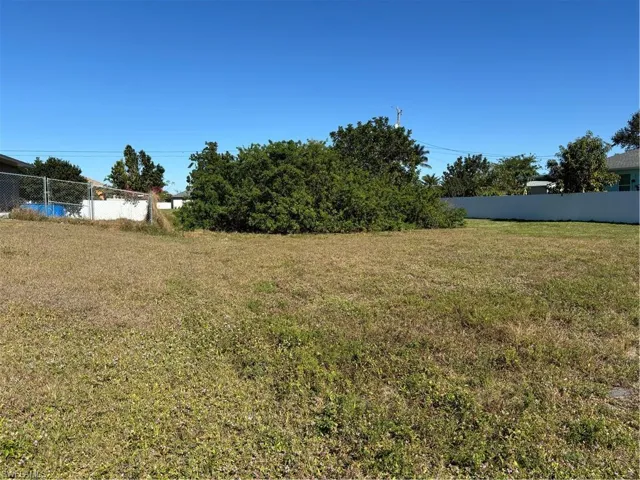 903 NE 9th  TER, Cape Coral, FL 33909
