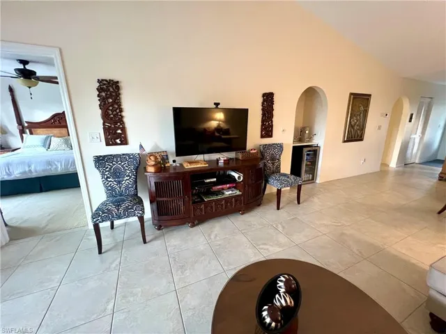 705 Augusta Blvd 9, Naples, Florida 34113