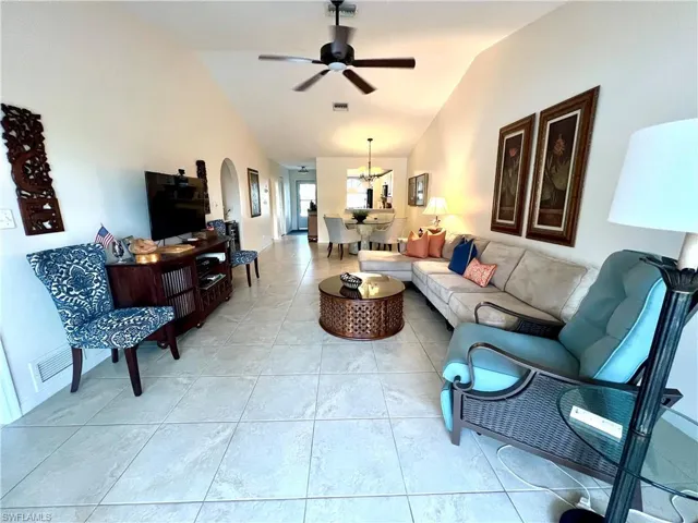 705 Augusta Blvd 9, Naples, Florida 34113
