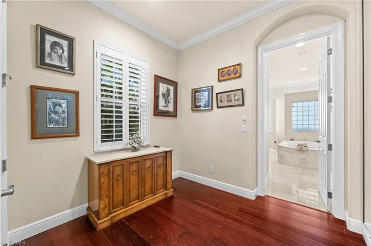 Master sitting/ dressing area