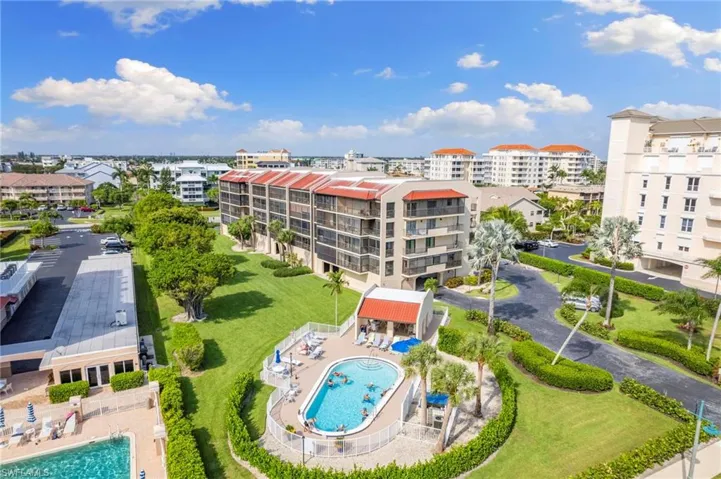 1041 S Collier Blvd, so close to south beach